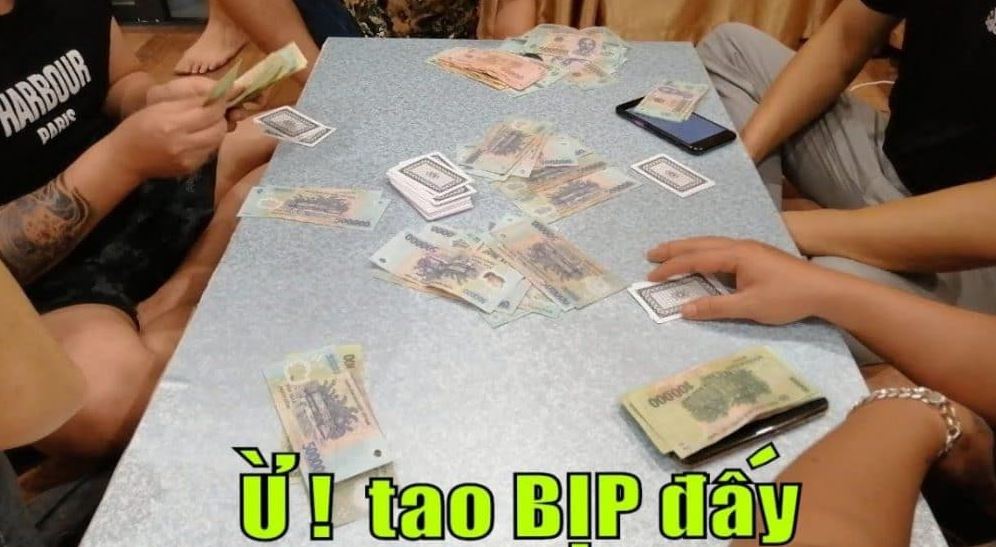 Meo choi bai Lieng bip qua dung cu dien thoai