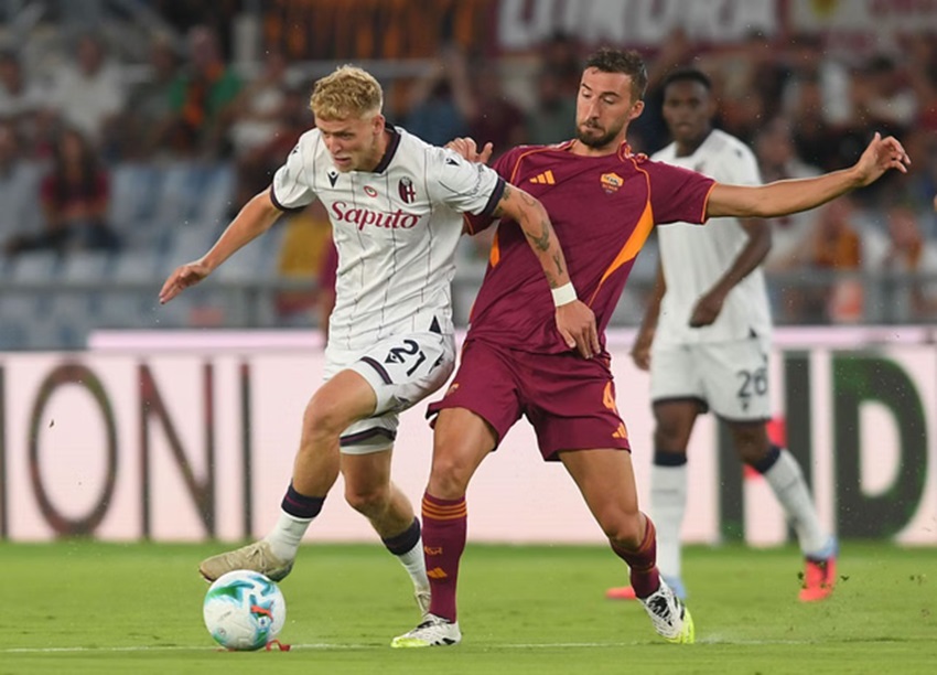 Phong do Bologna vs AS Roma gan day